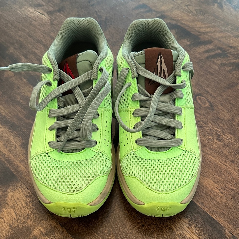Nike Green basketball Sneakers